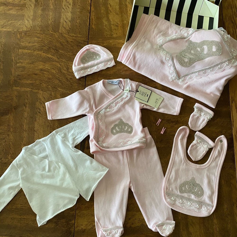 Itty Bitty Toes NWT Pink Princess piece set